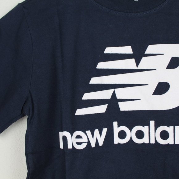 NWT NEW BALANCE Graphic Logo T-Shirt - Picture 2 of 7
